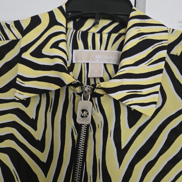Women's Michael Kors Sleeveless Zebra Print Blouse - Picture 6 of 11